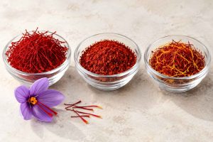 مقایسه ظاهری زعفران سوپر نگین، سرگل و پوشال